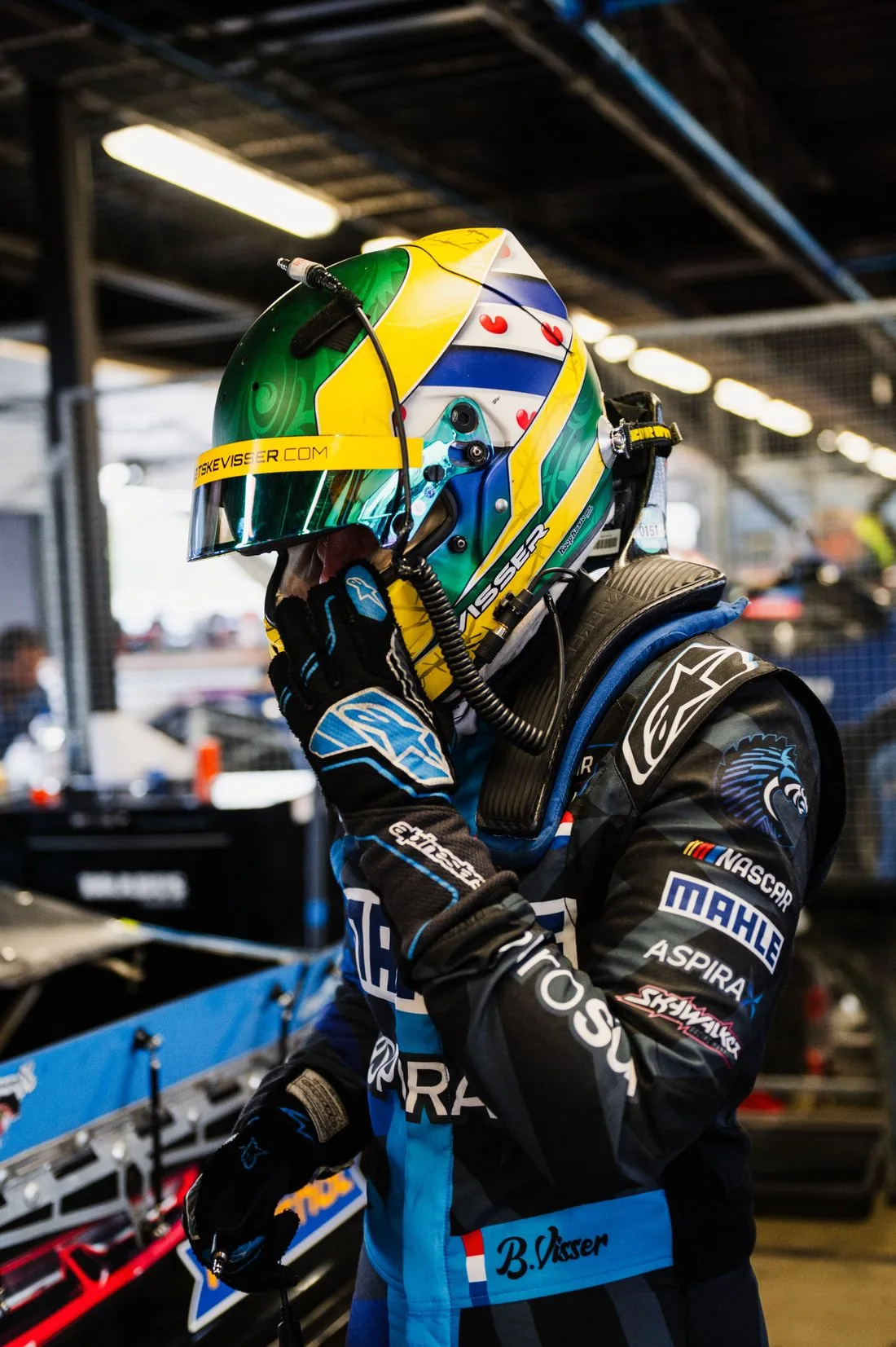 Beitske Visser beside the car
