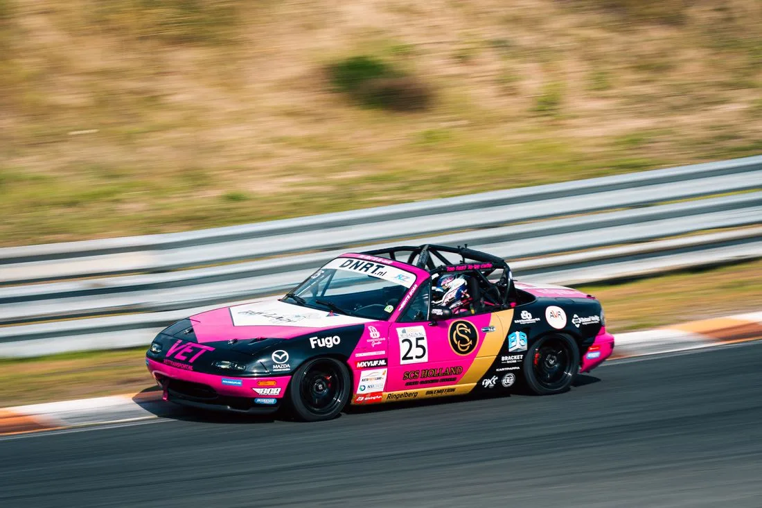 Bente Boer’s Mazda MX-5 on track